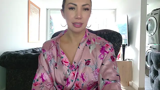 Sarahlove 90 online show from September 30, 2025, 9:32 pm