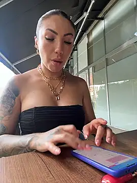 Sarahlove 90 online show from September 23, 2025, 8:49 pm