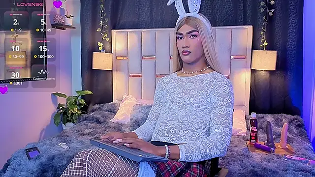 melody-rouss online show from September 23, 2025, 7:59 am