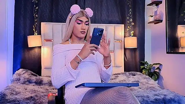 melody-rouss online show from September 16, 2025, 3:40 am