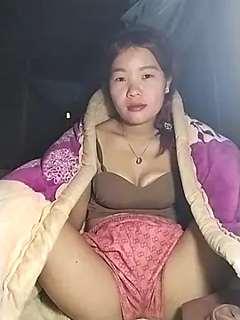 lylylove online show from December 17, 2025, 8:41 am