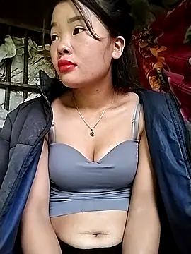 lylylove online show from September 25, 2025, 8:09 am