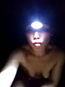 Ngocmi909 online show from November 16, 2025, 12:43 pm