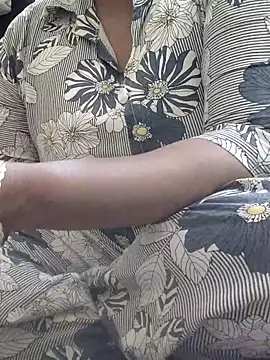 ARPITAGOYAL143 online show from December 15, 2025, 9:37 am