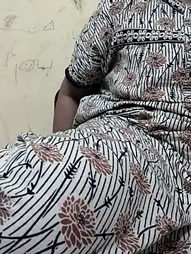 ARPITAGOYAL143 online show from November 22, 2025, 6:12 am