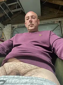 Snapshot of Richmcgee chatting on May 3, 2026, 7:28 pm Richmcgee online show from May 3, 2026, 7:28 pm