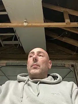 Snapshot of Richmcgee chatting on March 21, 2026, 8:24 pm Richmcgee online show from March 21, 2026, 8:24 pm