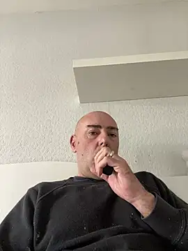 Snapshot of Richmcgee chatting on April 12, 2026, 11:35 am Richmcgee online show from April 12, 2026, 11:35 am