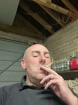 Snapshot of Richmcgee chatting on March 9, 2026, 8:12 pm Richmcgee online show from March 9, 2026, 8:12 pm