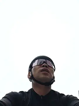 anggllaaa online show from October 17, 2025, 10:33 pm