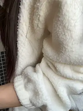 xiiuuff18 online show from October 24, 2025, 1:37 am