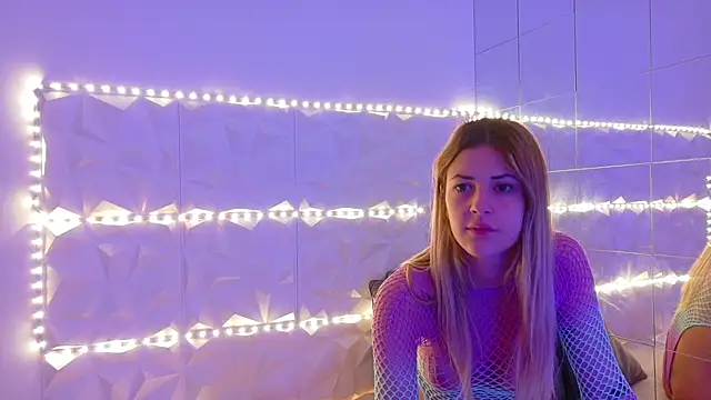 Aishha  online show from September 29, 2025, 5:03 am