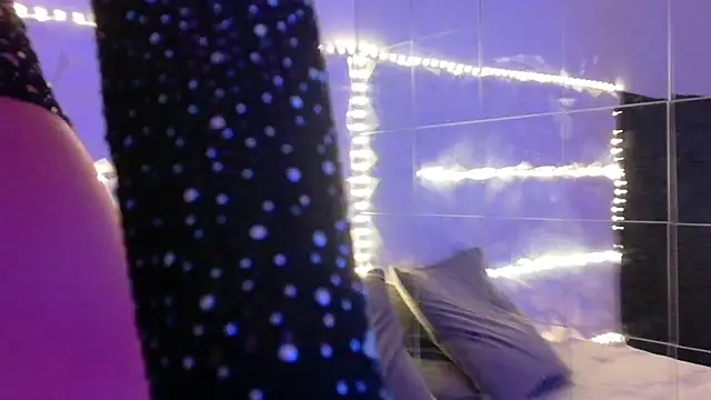 Aishha  online show from October 13, 2025, 5:09 am