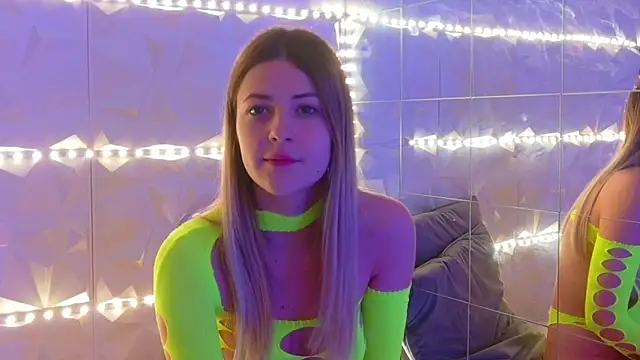 Aishha  online show from November 26, 2025, 5:51 am