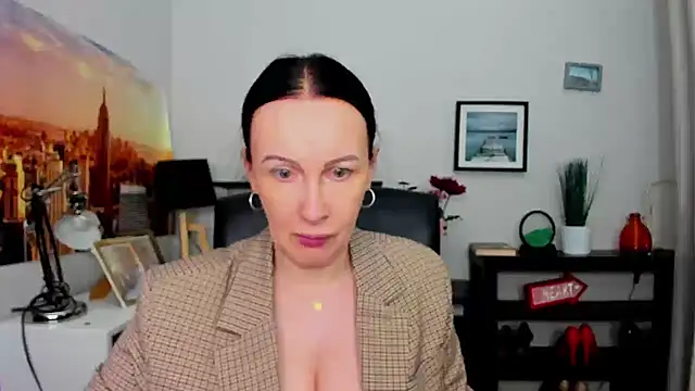 Velvet Jasmine online show from September 30, 2025, 5:24 am