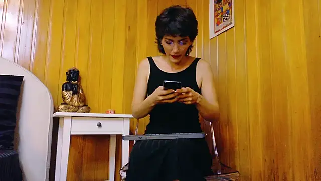 Zafiro Gem  online show from October 28, 2025, 7:13 pm