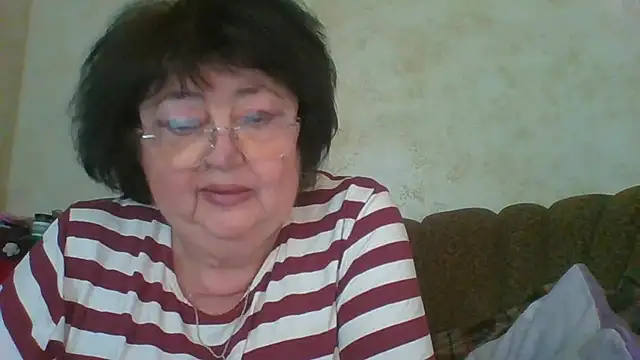 Snapshot of MilaSky5303 chatting on April 24, 2026, 1:02 pm MilaSky5303 online show from April 24, 2026, 1:02 pm