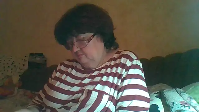 Snapshot of MilaSky5303 chatting on October 9, 2025, 4:29 pm MilaSky5303 online show from October 9, 2025, 4:29 pm