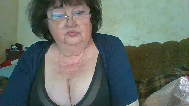 Snapshot of MilaSky5303 chatting on May 14, 2026, 2:58 pm MilaSky5303 online show from May 14, 2026, 2:58 pm