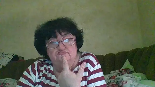 Snapshot of MilaSky5303 chatting on November 14, 2025, 9:51 pm MilaSky5303 online show from November 14, 2025, 9:51 pm