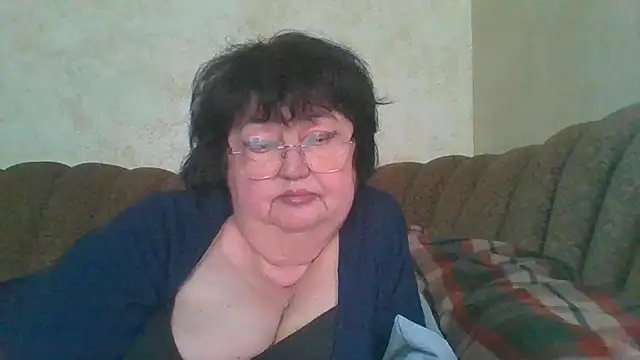 MilaSky5303 online show from April 13, 2026, 1:04 pm