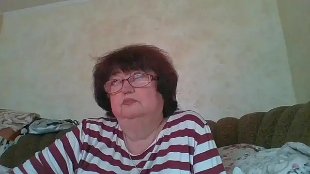 Snapshot of MilaSky5303 chatting on October 25, 2025, 10:03 am MilaSky5303 online show from October 25, 2025, 10:03 am