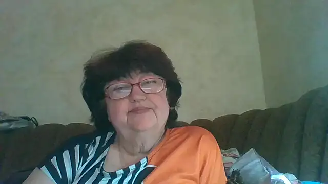 Snapshot of MilaSky5303 chatting on October 13, 2025, 10:17 am MilaSky5303 online show from October 13, 2025, 10:17 am