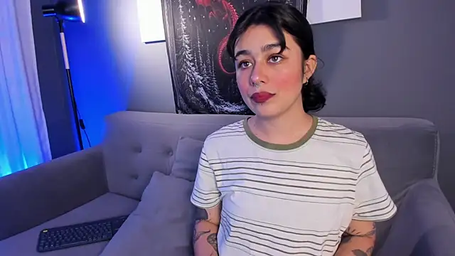 flower smith  online show from November 11, 2025, 11:38 am