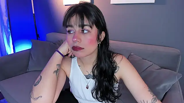 flower smith  online show from November 20, 2025, 11:44 am