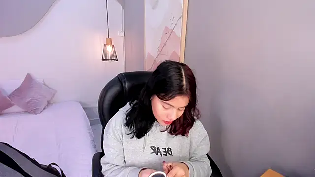 Snapshot of Julieth_brown_ chatting on December 1, 2025, 7:48 pm Julieth brown online show from December 1, 2025, 7:48 pm