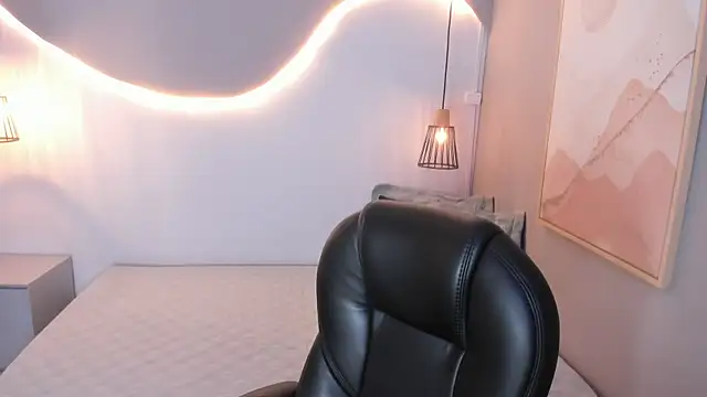 Snapshot of Julieth_brown_ chatting on October 15, 2025, 7:55 pm Julieth brown online show from October 15, 2025, 7:55 pm