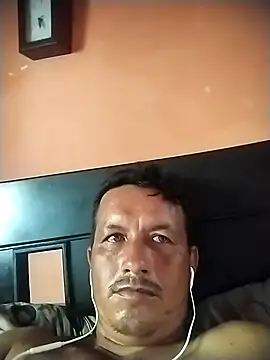 colombiano198720 online show from September 19, 2025, 7:29 pm