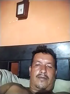 colombiano198720 online show from September 23, 2025, 12:06 am