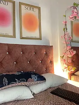 GabiHills online show from December 13, 2025, 8:04 pm