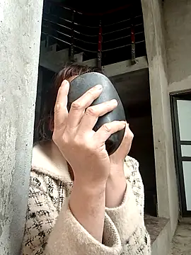 Maymay0033 online show from November 28, 2025, 4:01 am