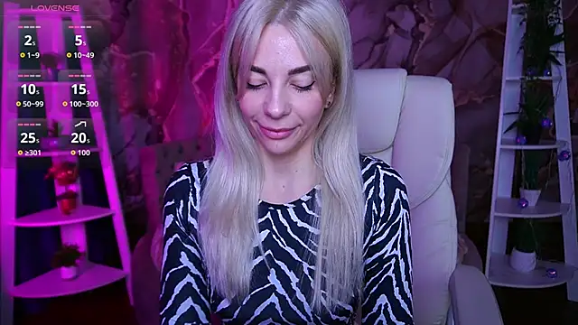 BellaRayyy online show from March 22, 2026, 6:59 am