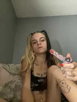 ittybittymeryssa online show from October 27, 2025, 3:07 am