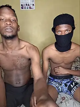 Snapshot of RAWFREAKYVERSE chatting on February 17, 2026, 6:38 pm RAWFREAKYVERSE online show from February 17, 2026, 6:38 pm