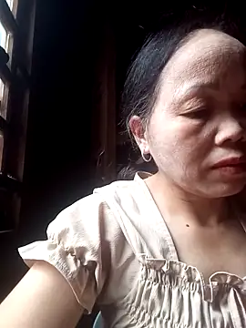  YooY  online show from October 22, 2025, 2:44 am