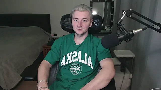 Elvin Vaenight online show from November 13, 2025, 11:08 pm