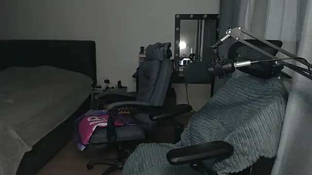 Elvin Vaenight online show from October 8, 2025, 9:48 pm