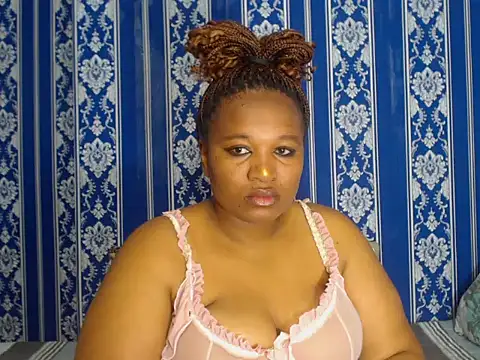 JUICEYLIPS333 online show from October 7, 2025, 2:40 pm