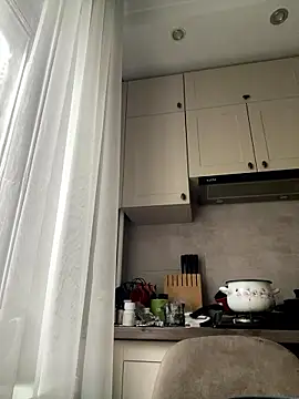 AliceCurlyX online show from January 7, 2026, 10:42 am