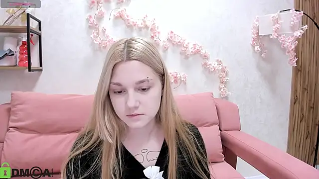 Snapshot of Sylvia_Ortiz chatting on September 15, 2025, 8:04 am Sylvia Ortiz online show from September 15, 2025, 8:04 am