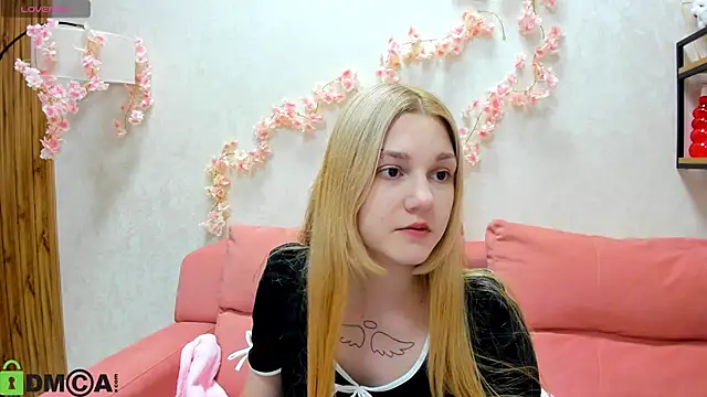 Snapshot of Sylvia_Ortiz chatting on September 12, 2025, 8:14 am Sylvia Ortiz online show from September 12, 2025, 8:14 am