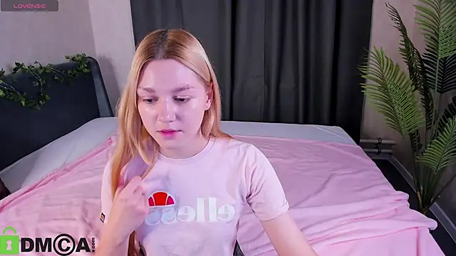 Snapshot of Sylvia_Ortiz chatting on November 2, 2025, 1:10 am Sylvia Ortiz online show from November 2, 2025, 1:10 am