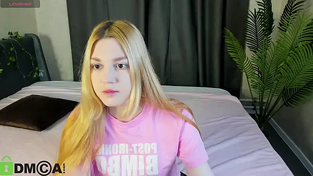 Snapshot of Sylvia_Ortiz chatting on November 8, 2025, 9:02 am Sylvia Ortiz online show from November 8, 2025, 9:02 am