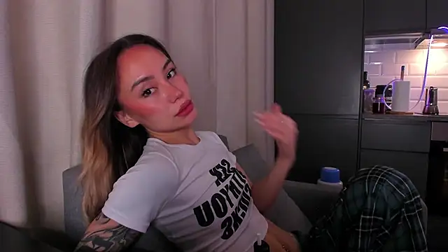 baobei03 online show from November 13, 2025, 10:30 am