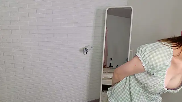 Katie ktk online show from September 27, 2025, 1:50 pm