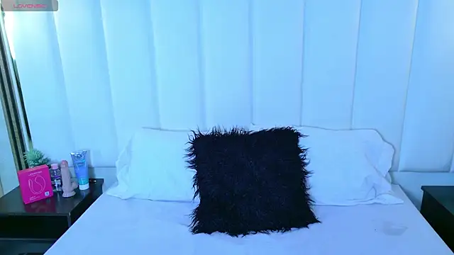 AbbieJoness   online show from October 6, 2025, 1:34 pm